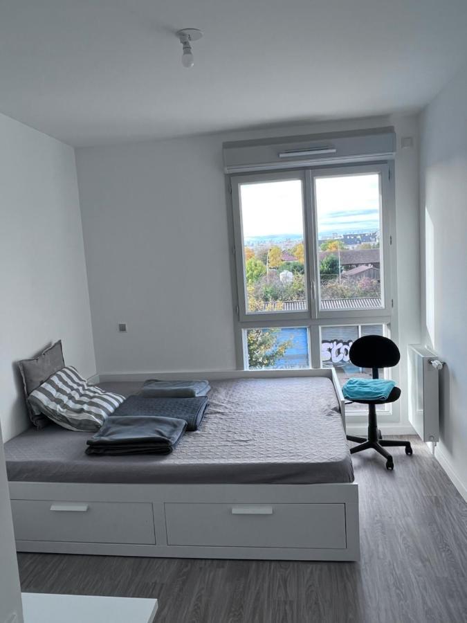 Chambre Privee Dans Un Appartement A 37 Min De Champs Elysees Sartrouville Exterior photo